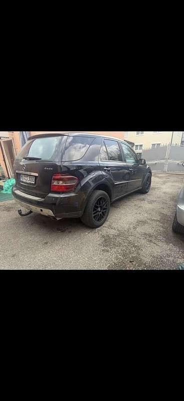 Gebraucht Mercedes ML320 224 PS (164 kW) 2006 Schwarz SUV