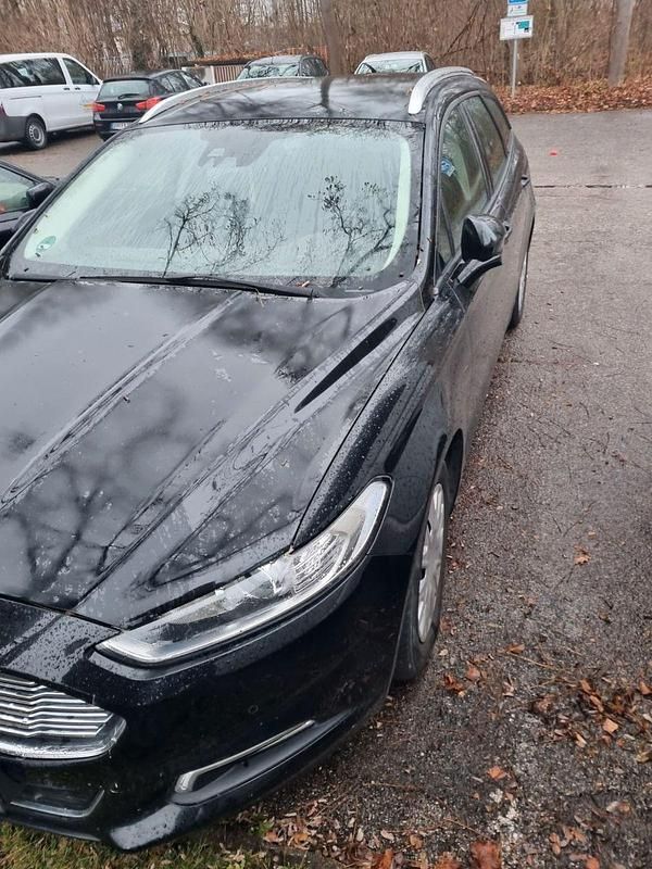 Gebraucht Ford Mondeo Business Edition 150 PS (110 kW) 2017 Schwarz Kombi