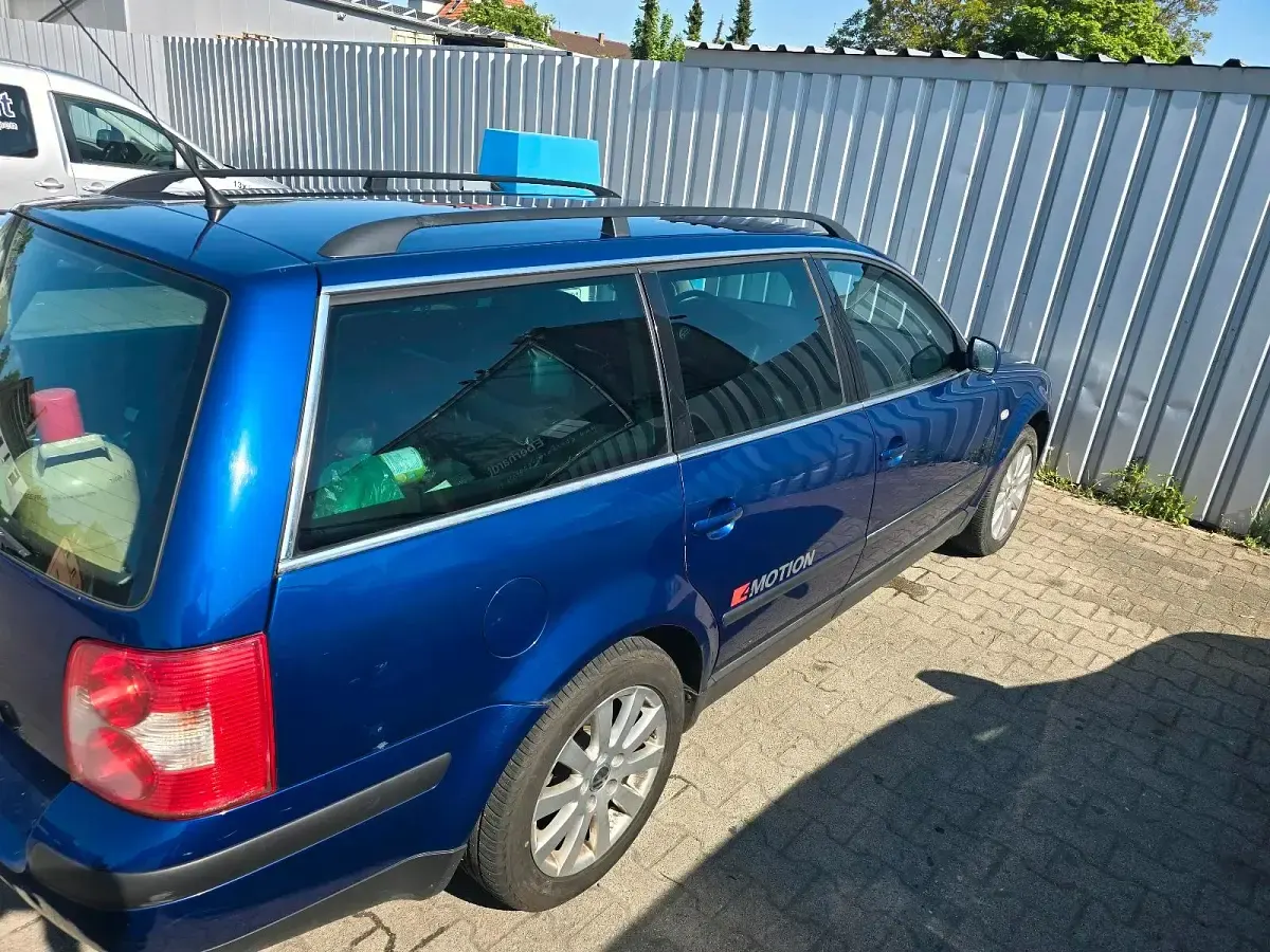 Gebraucht VW Passat 131 PS (96 kW) 2003 Blau Kombi