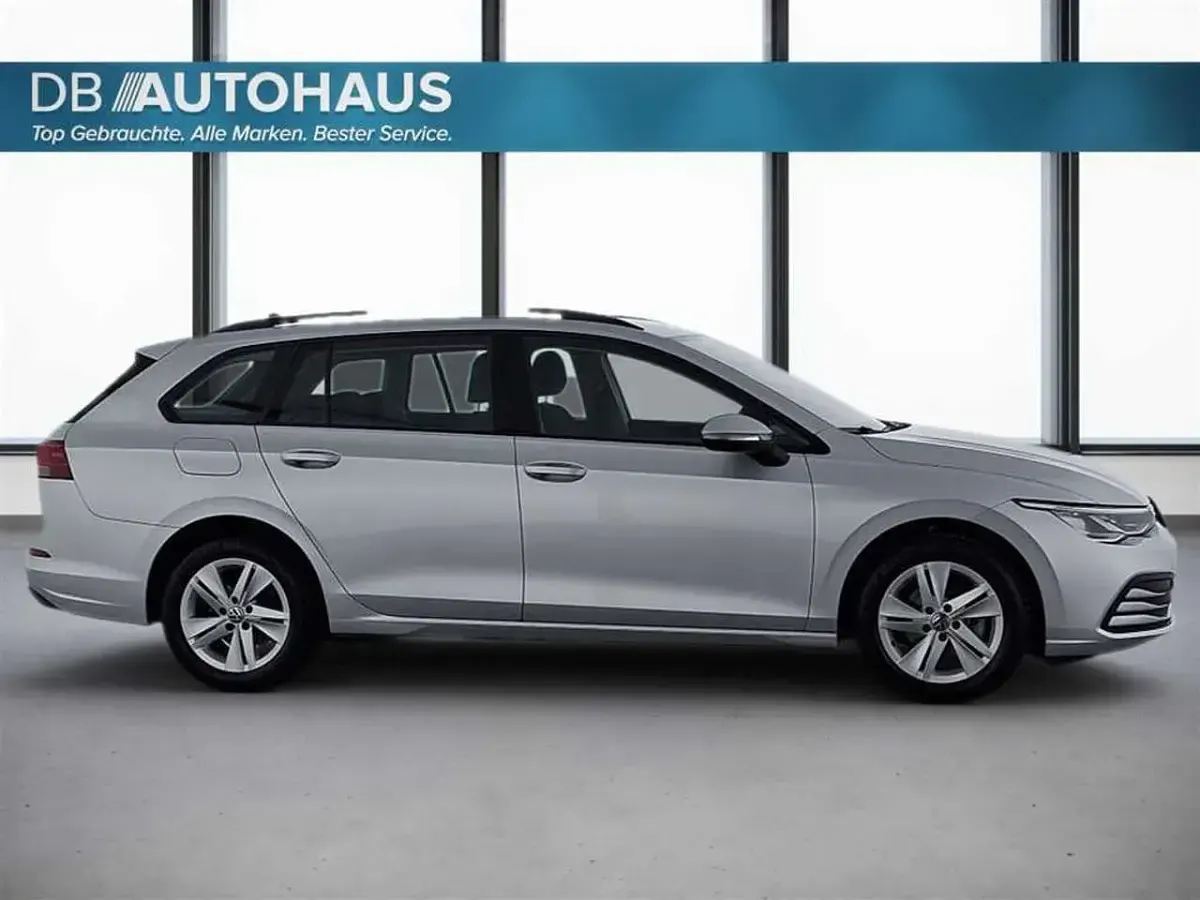 Gebraucht VW Golf VIII Life 110 PS (80 kW) 2023 Silber Kombi