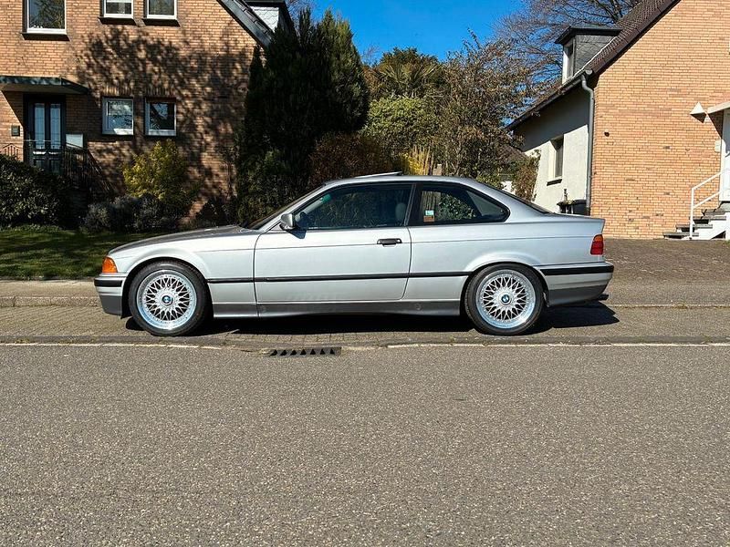Gebraucht BMW 325 Performance 192 PS (141 kW) 1993 Silber Coupé