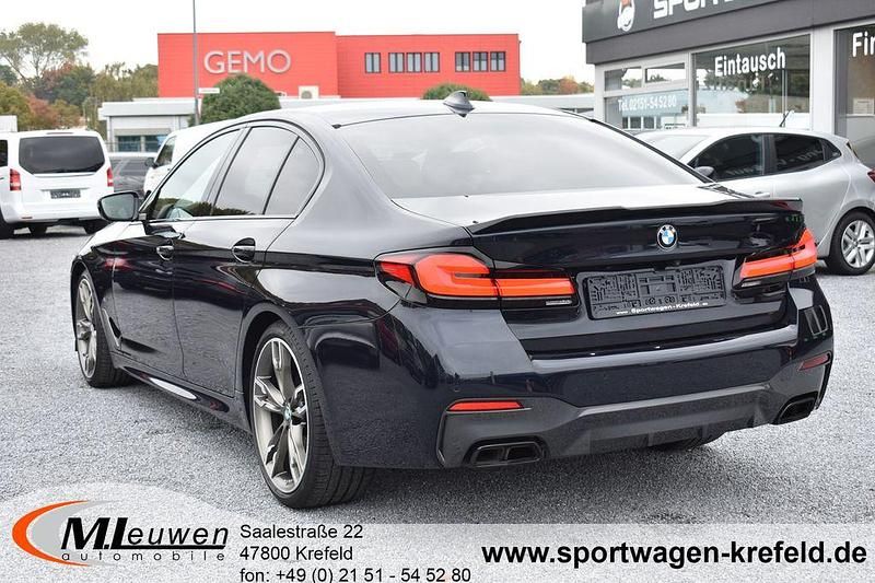 Gebraucht BMW M550 M Sport 530 PS (389 kW) 2021 Carbonschwarz metallic Limousine