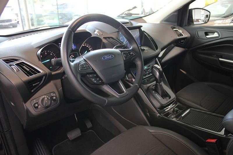 Gebraucht Ford Kuga Titanium 150 PS (110 kW) 2017 Iridiumschwarz metallic SUV