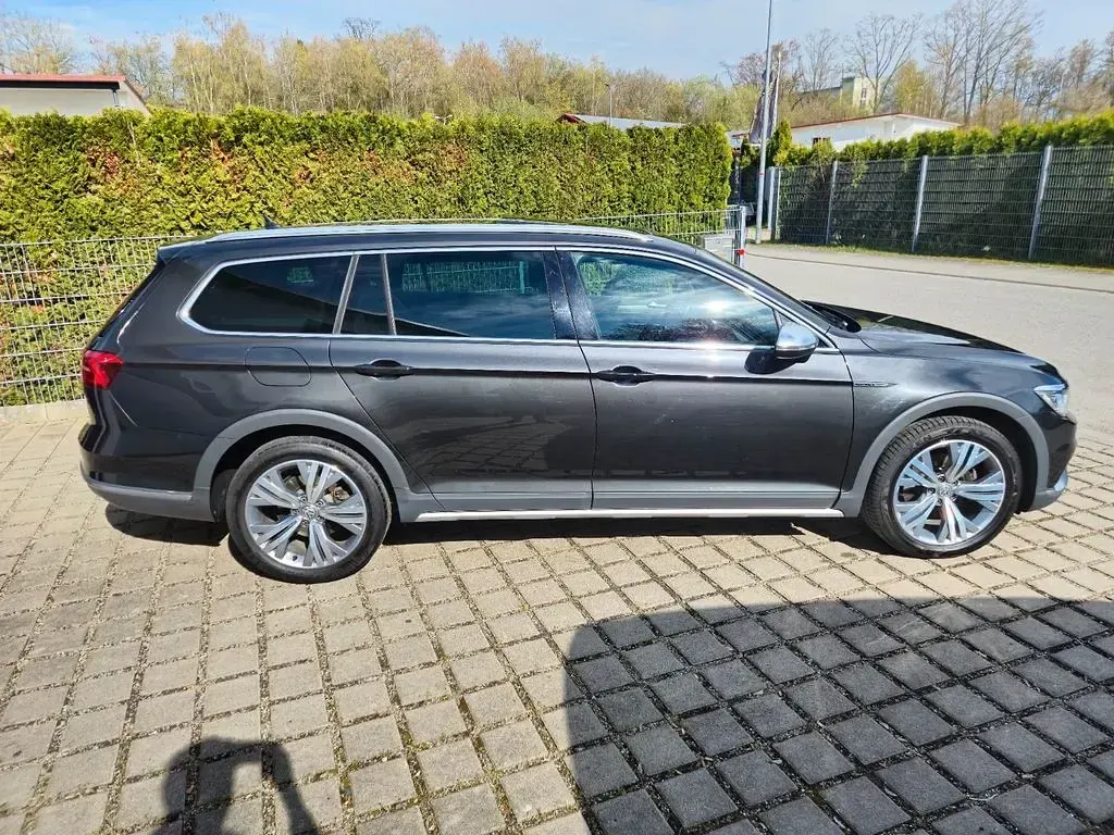 Gebraucht VW Passat Alltrack 190 PS (139 kW) 2018 Mangangrau Kombi