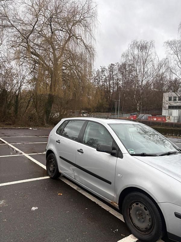 Gebraucht VW Polo 60 PS (44 kW) 2002 Silber Kleinwagen