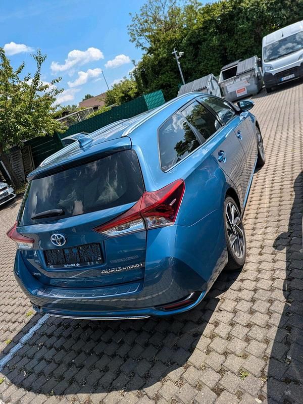 Gebraucht Toyota Auris Hybrid Edition 136 PS (100 kW) 2016 Blau Kombi