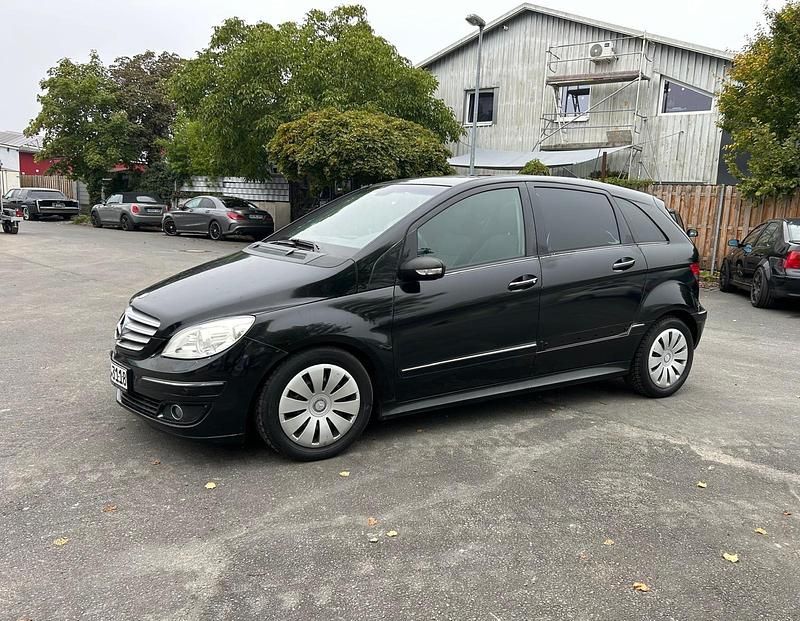 Silber Gebraucht 2006 Mercedes B200 Van / Kleinbus | 1.650 € (Superpreis) - Bild 1/4