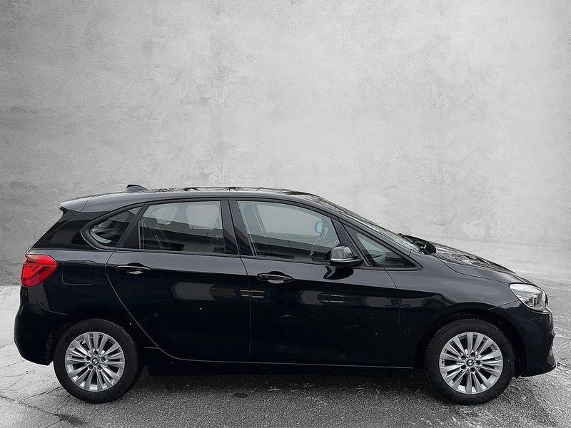 Gebraucht BMW 220 Active Tourer Sport Line 192 PS (141 kW) 2020 Saphirschwarz Van / Kleinbus