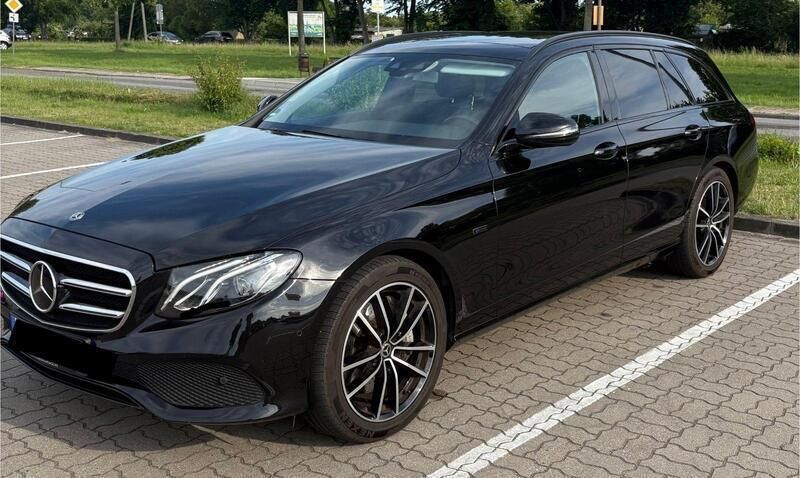 Schwarz Gebraucht 2019 Mercedes E300 Kombi | 21.899 € (Guter Preis) - Bild 1/4