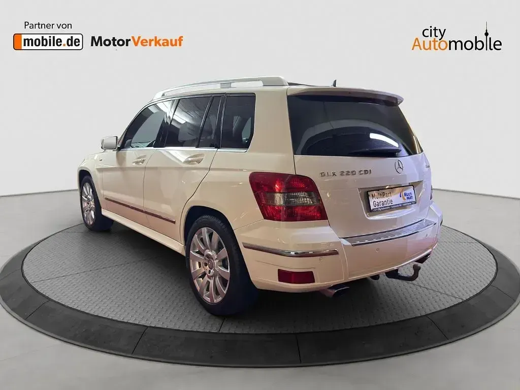 Gebraucht Mercedes GLK220 170 PS (125 kW) 2010 Calcitweiss/zirrusweiss SUV