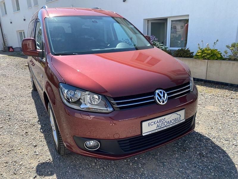 Rot Gebraucht 2011 VW Caddy Maxi Comfortline Van / Kleinbus | 22.900 € - Bild 1/4