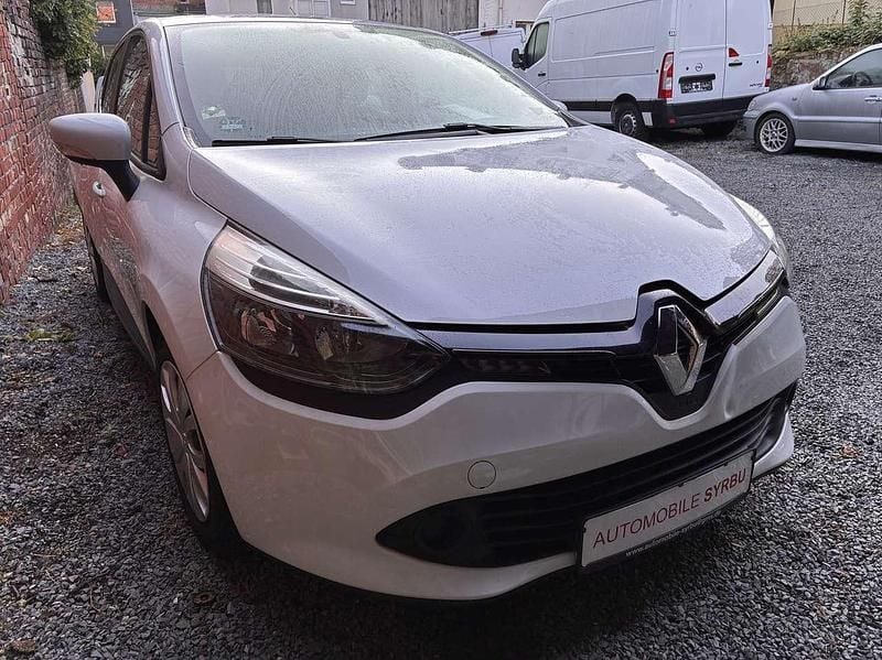 Weiß Gebraucht 2014 Renault Clio IV Expression Kleinwagen | 4.500 € (Guter Preis) - Bild 1/4