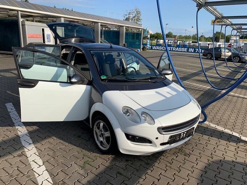 Weiß Gebraucht 2004 Smart ForFour Passion Limousine | 850 € (Superpreis) - Bild 1/4