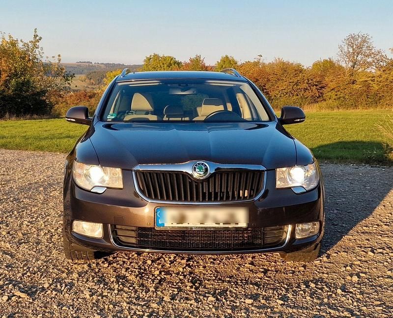 Gebraucht Skoda Superb Elegance 160 PS (117 kW) 2010 Braun Kombi
