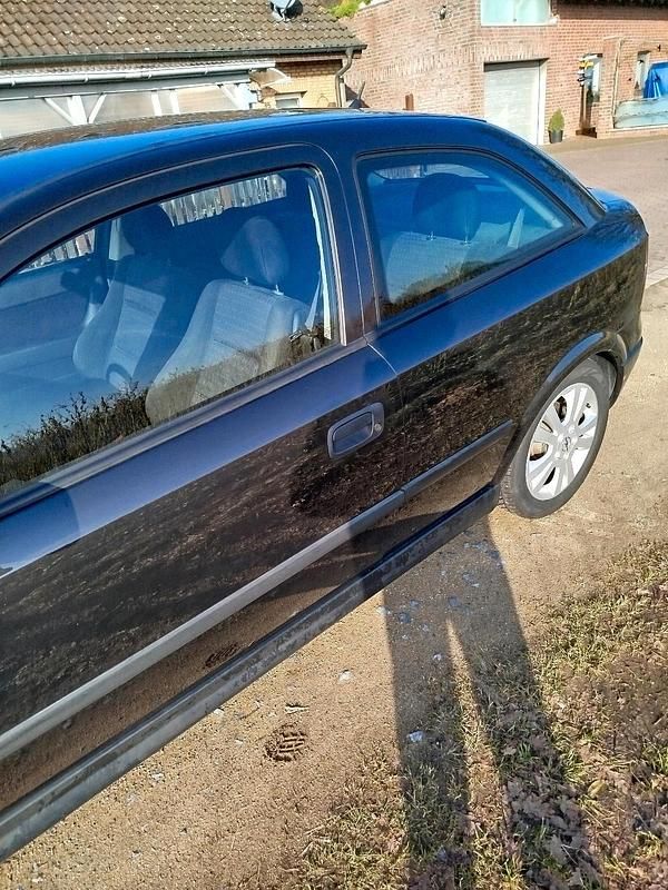 Gebraucht Opel Astra 125 PS (91 kW) 2000 Schwarz Coupé