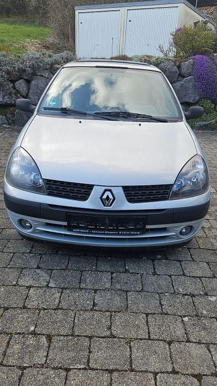 Gebraucht Renault Clio II 98 PS (72 kW) 2003 Silber Limousine