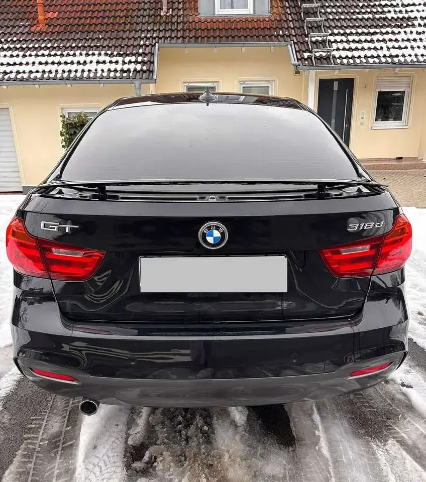 Gebraucht BMW 318 Sport Line 143 PS (105 kW) 2015 Schwarz Limousine