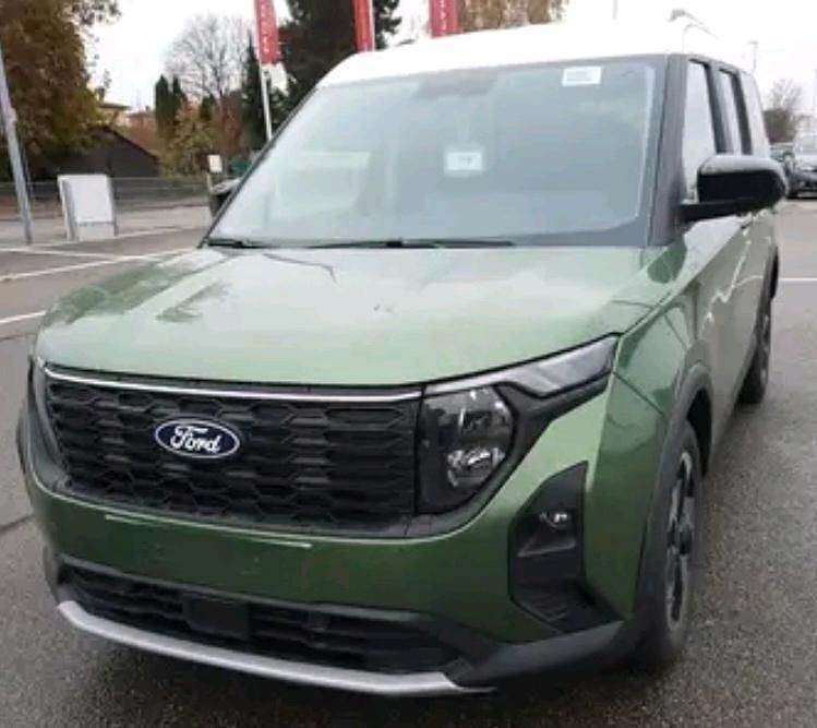 Grün Gebraucht 2024 Ford Tourneo Courier Van / Kleinbus | 26.500 € (Fairer Preis) - Bild 1/4