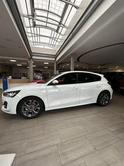 Gebraucht Ford Focus ST-Line 125 PS (91 kW) 2025 Weiß Limousine