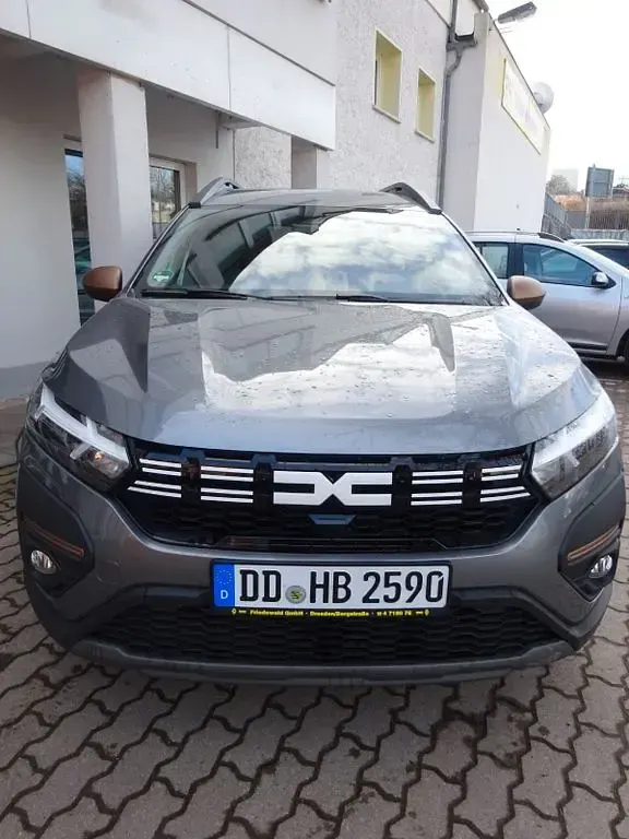 Gebraucht Dacia Jogger Extreme 110 PS (80 kW) 2025 Grau Van / Kleinbus
