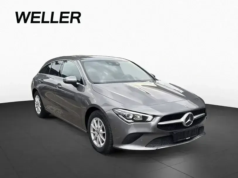 Gebraucht Mercedes CLA200 Progressive 150 PS (110 kW) 2023 Mountaingrau (grau) Coupé