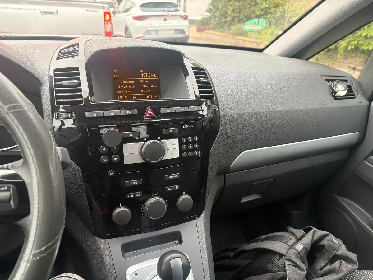 Gebraucht Opel Corsa 140 PS (102 kW) 2010 Silber Kleinwagen