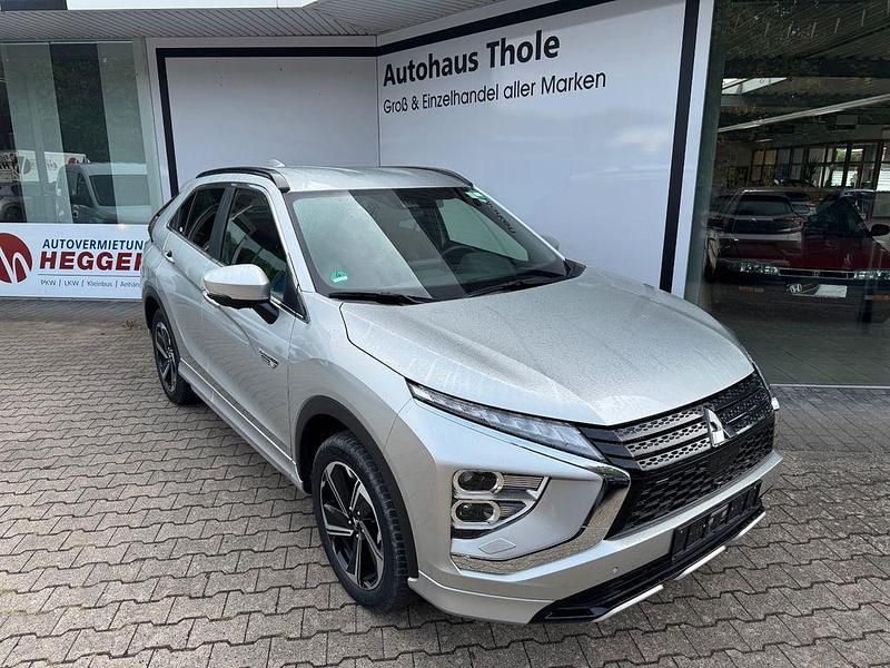 Silber Gebraucht 2023 Mitsubishi Eclipse Cross Plus SUV | 21.400 € (Guter Preis) - Bild 1/4
