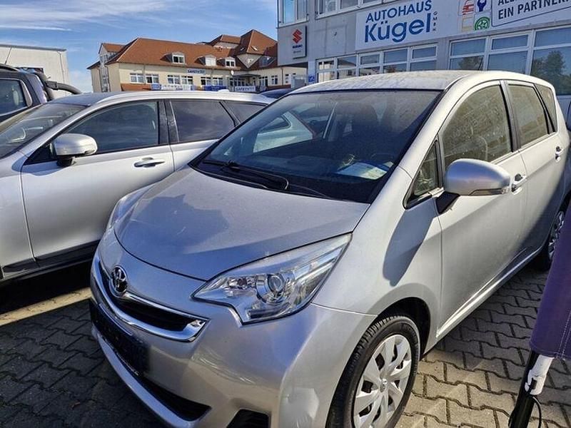 Gebraucht Toyota Verso 73 PS (53 kW) 2015 Andere Van / Kleinbus