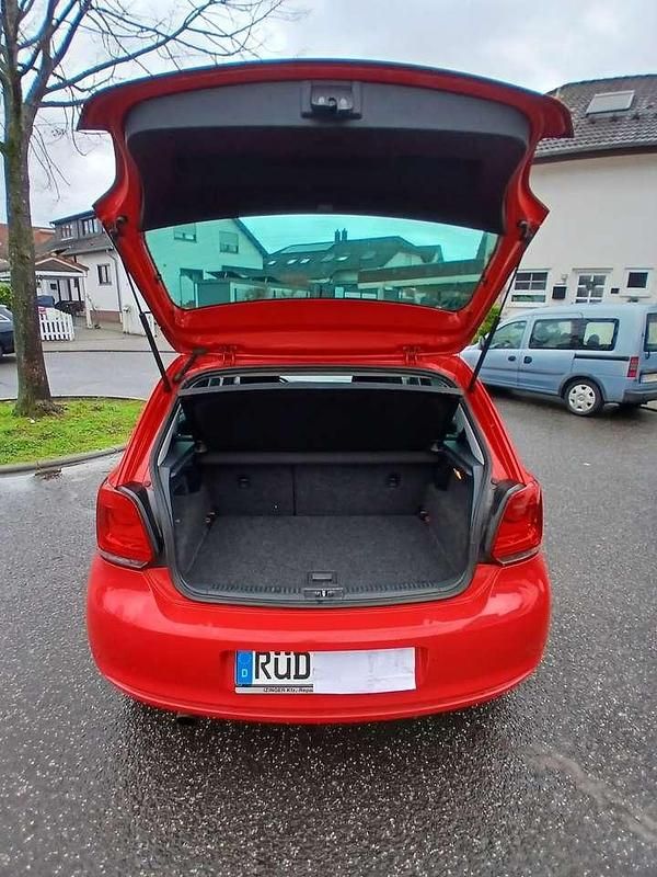Gebraucht VW Polo Match 90 PS (66 kW) 2012 Rot Kleinwagen