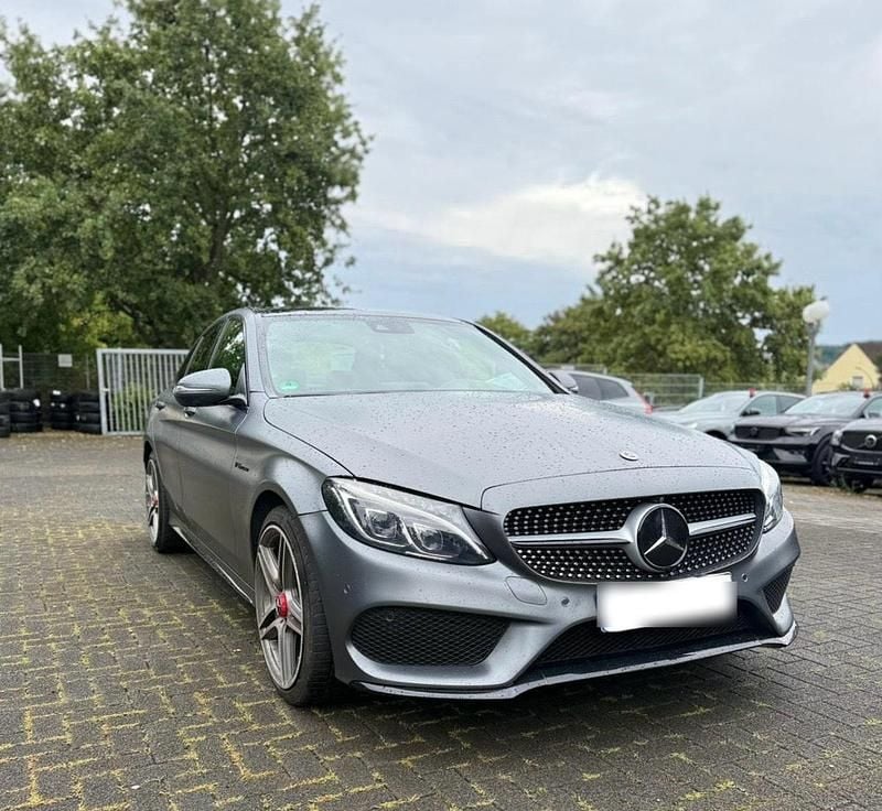 Grau Gebraucht 2018 Mercedes C350e AMG line Limousine | 16.900 € (Superpreis) - Bild 1/4