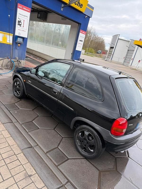 Gebraucht Opel Corsa 65 PS (47 kW) 2002 Schwarz Kleinwagen