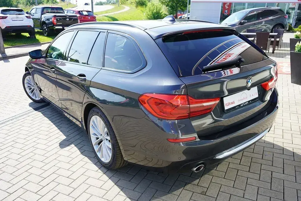 Gebraucht BMW 520 Luxury Line 190 PS (139 kW) 2020 Schwarz Limousine