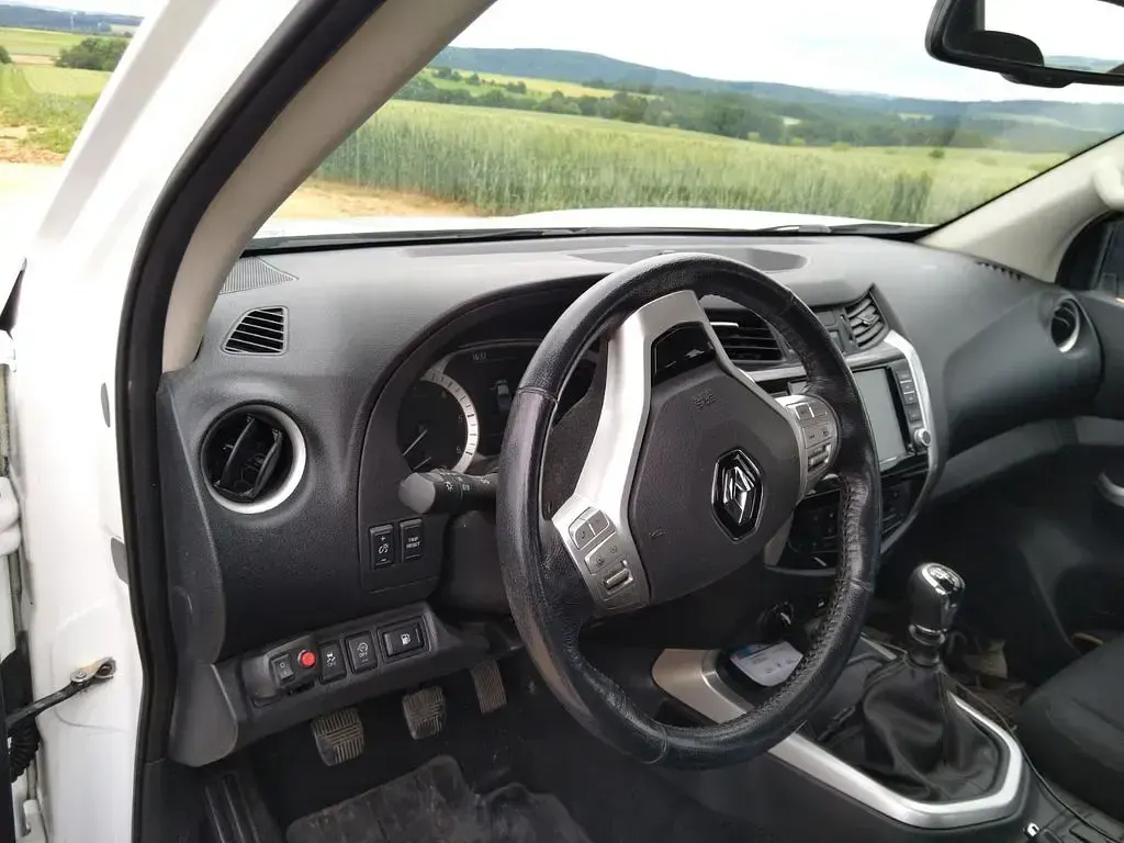 Gebraucht Renault Alaskan 190 PS (139 kW) 2021 Weiß Pickup
