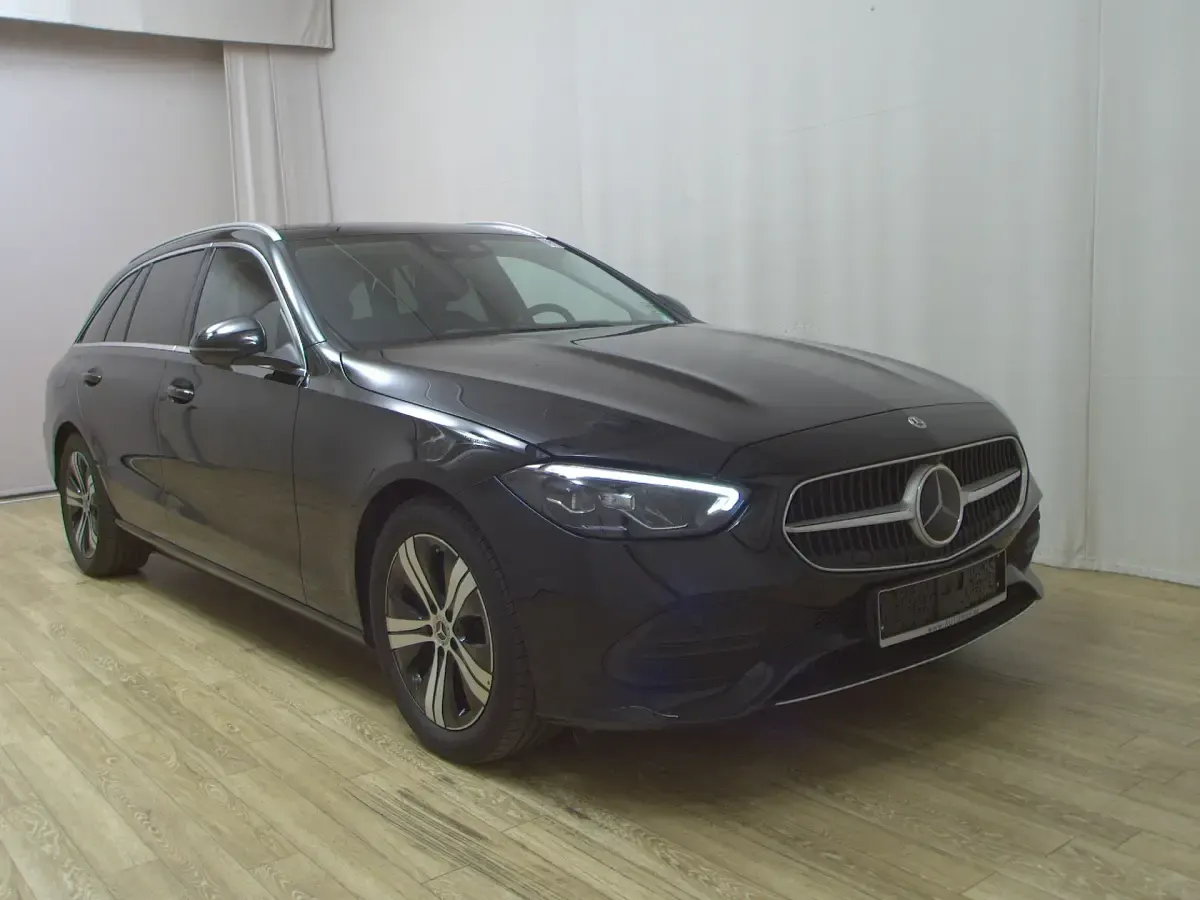 Gebraucht Mercedes C180 Avantgarde 170 PS (125 kW) 2023 Schwarz Kombi