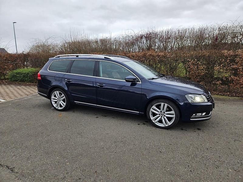 Gebraucht VW Passat Highline 170 PS (125 kW) 2011 Blau Kombi