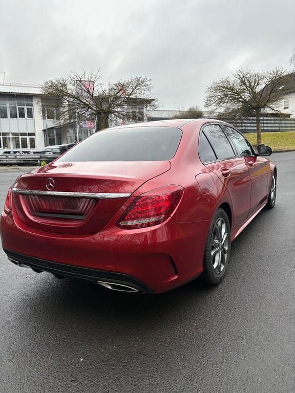 Gebraucht Mercedes C250 AMG line 211 PS (155 kW) 2017 Rot Limousine