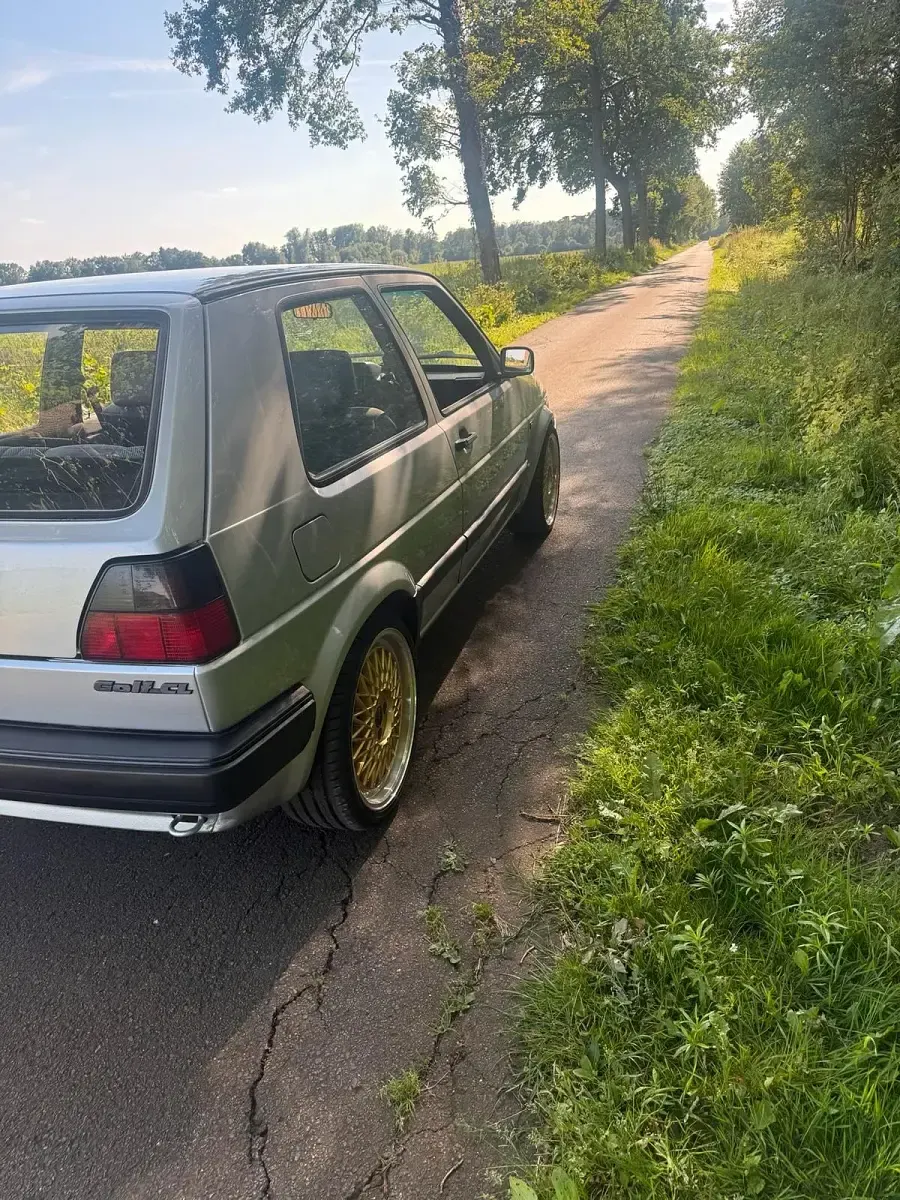 Gebraucht VW Golf II 55 PS (40 kW) 1990 Silber Kleinwagen