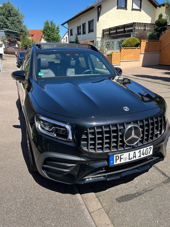 Schwarz Gebraucht 2022 Mercedes GLB35 AMG SUV | 48.200 € (Fairer Preis) - Bild 1/4