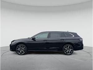 Neu VW Passat Elegance 177 PS (130 kW) 2025 Schwarz (grenadillschwarz metallic) Kombi