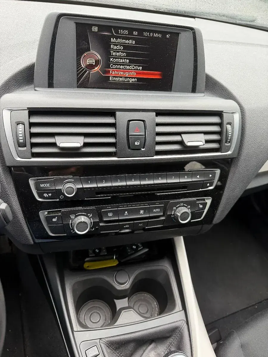 Gebraucht BMW 116 Advantage 109 PS (80 kW) 2016 Schwarz Kleinwagen
