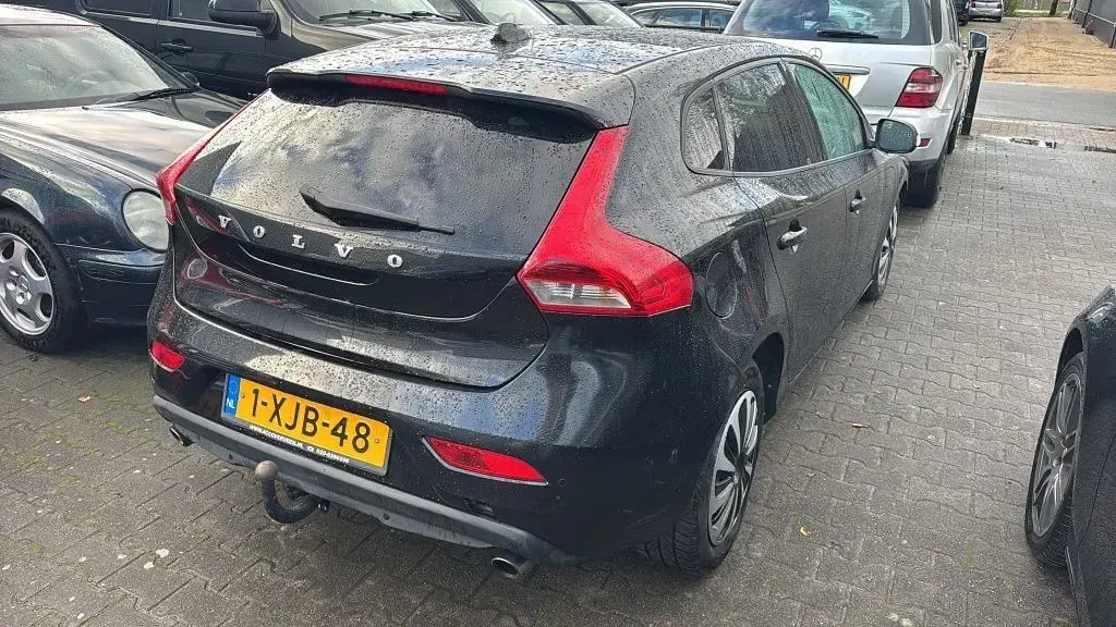 Gebraucht Volvo V40 190 PS (139 kW) 2014 Schwarz Limousine
