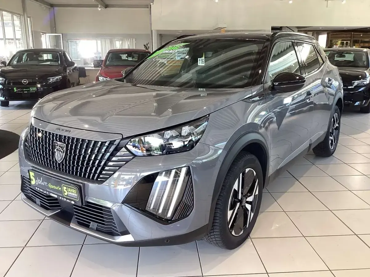 Gebraucht Peugeot 2008 GT 131 PS (96 kW) 2024 Grau SUV