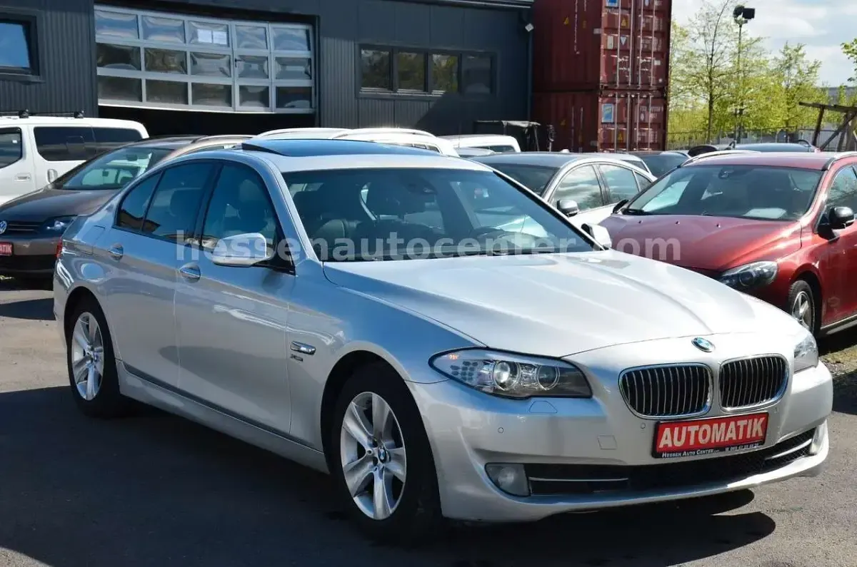 Gebraucht BMW 525 218 PS (160 kW) 2012 Silber Limousine