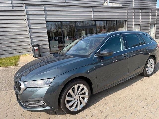 Gebraucht Skoda Octavia First Edition 116 PS (85 kW) 2020 Grau Kombi