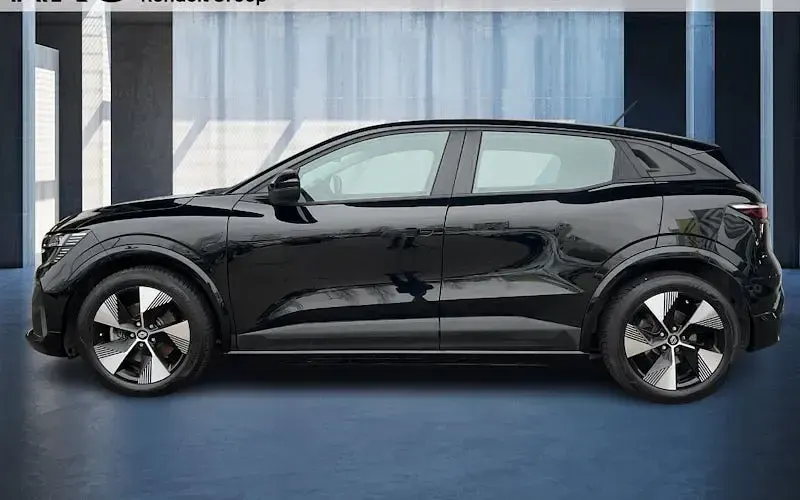Käytetty Renault Megane E-Tech Equilibre 96 kW (131 HP) 2022 Musta Sedan