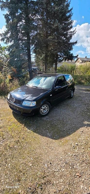 Schwarz Gebraucht 2000 VW Polo Kleinwagen | 350 € (Superpreis) - Bild 1/4