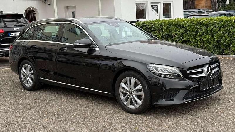 Gebraucht Mercedes C200 160 PS (117 kW) 2020 Obsidianschwarz  metalliclack Kombi