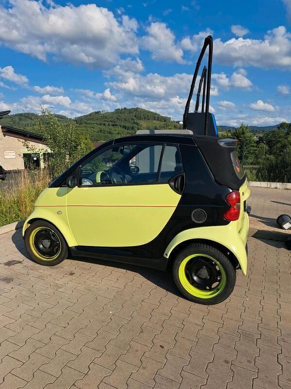 Grün Gebraucht 2002 Smart ForTwo Coupé Kleinwagen | 1.800 € - Bild 1/4