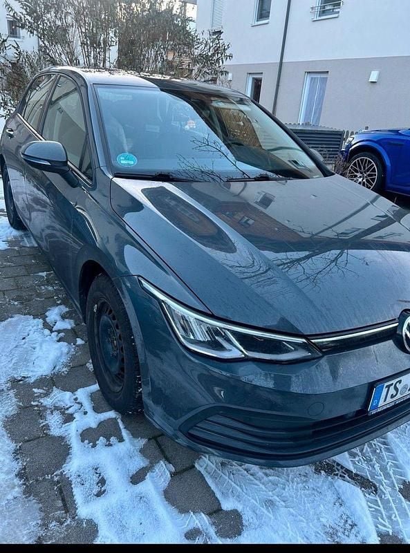 Grau Gebraucht 2020 VW Golf VIII Life Kombi | 19.990 € (Fairer Preis) - Bild 1/4