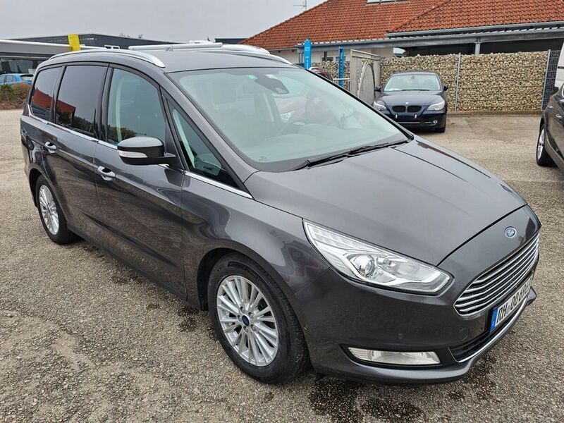 Grau Gebraucht 2015 Ford Galaxy Titanium Van / Kleinbus | 10.740 € (Teuer) - Bild 1/4
